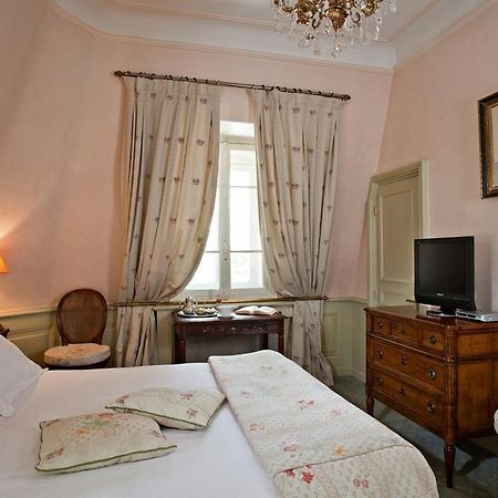 Hostellerie Les Frenes Avinyon Oda fotoğraf