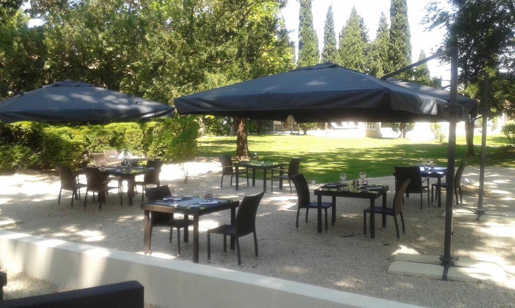 Hostellerie Les Frenes Avinyon Dış mekan fotoğraf