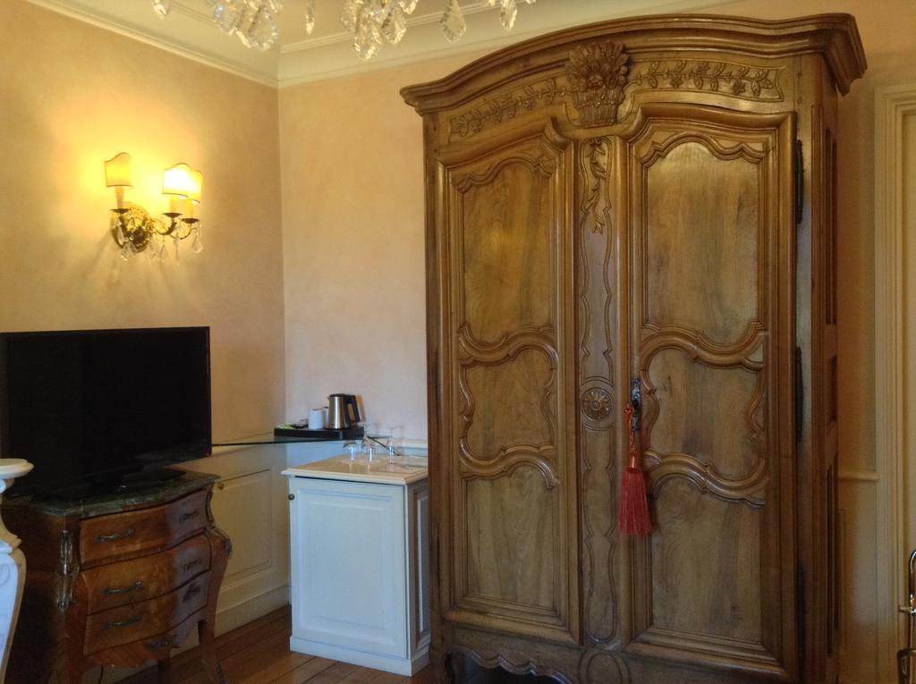 Hostellerie Les Frenes Avinyon Dış mekan fotoğraf