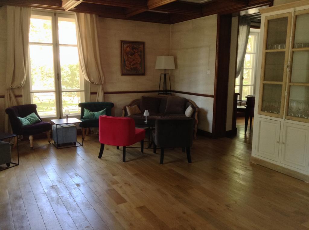 Hostellerie Les Frenes Avinyon Dış mekan fotoğraf