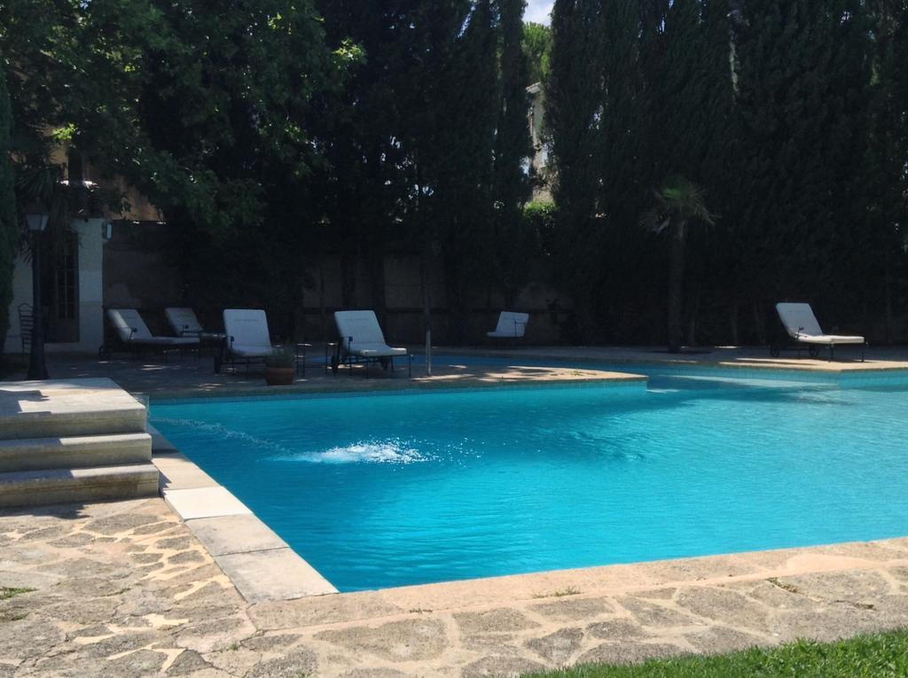Hostellerie Les Frenes Avinyon Dış mekan fotoğraf