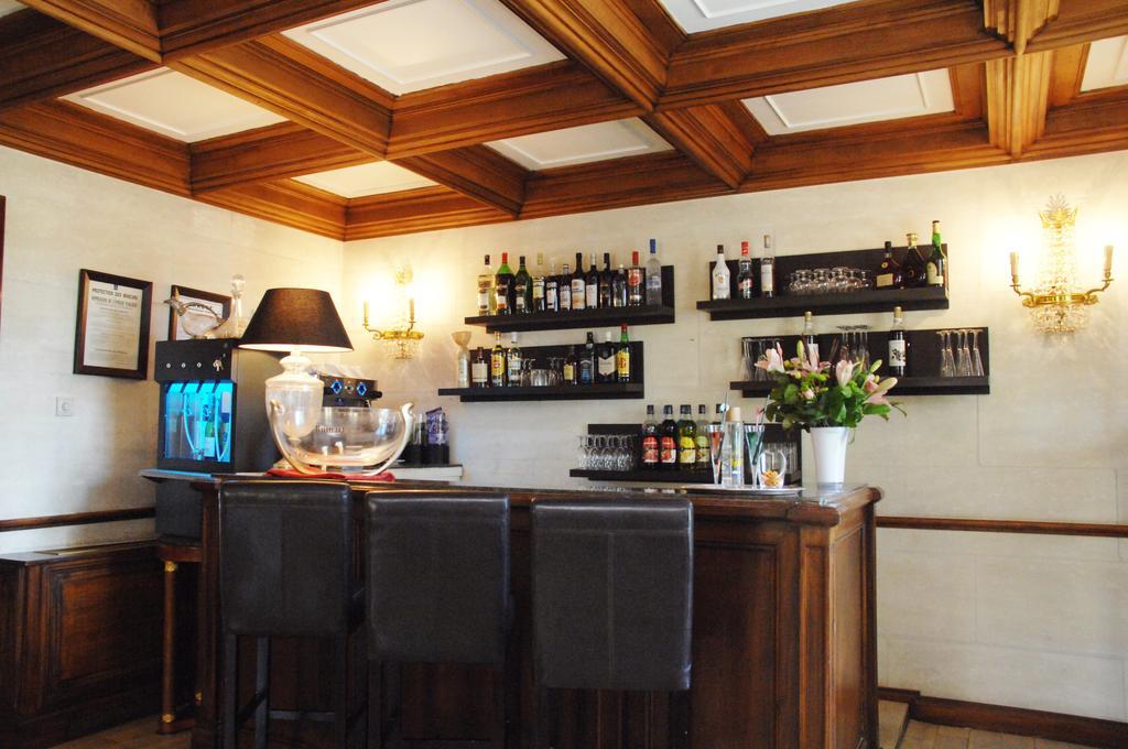 Hostellerie Les Frenes Avinyon Dış mekan fotoğraf