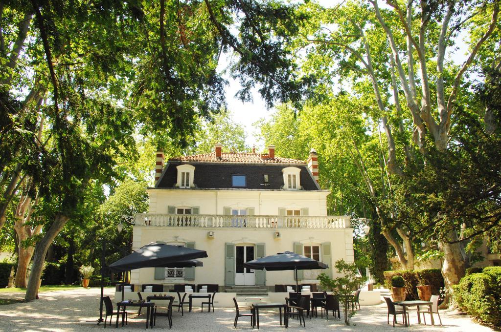 Hostellerie Les Frenes Avinyon Dış mekan fotoğraf