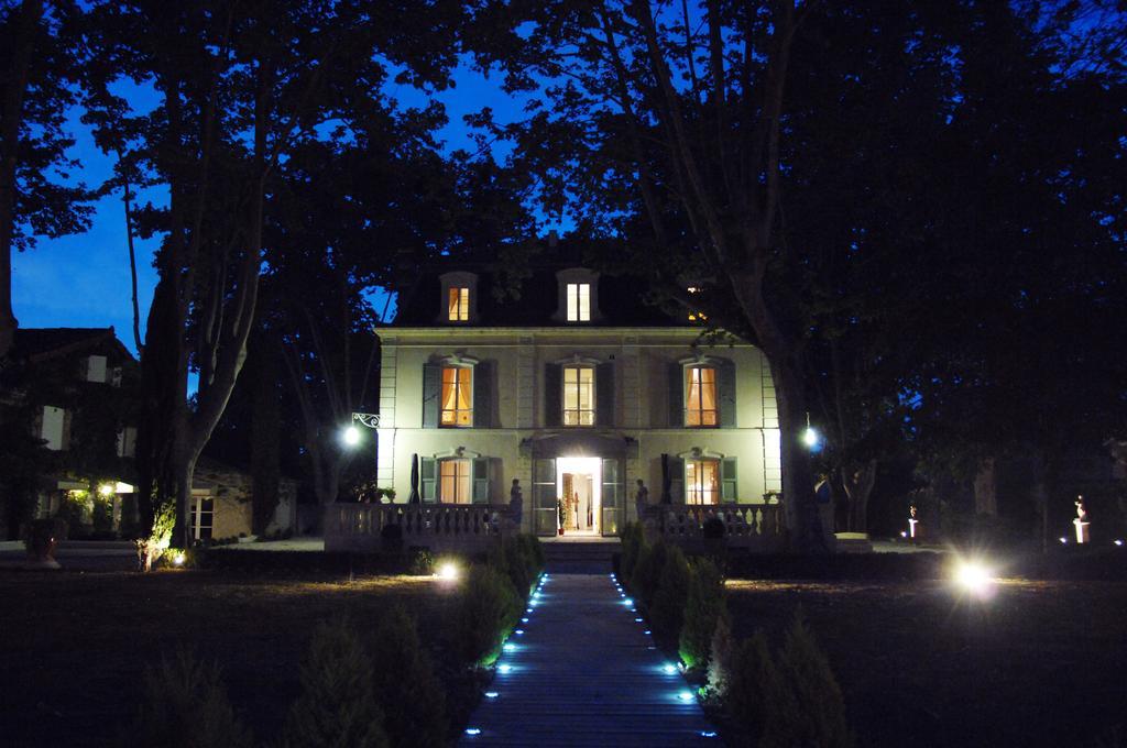 Hostellerie Les Frenes Avinyon Dış mekan fotoğraf