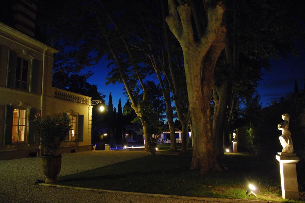 Hostellerie Les Frenes Avinyon Dış mekan fotoğraf