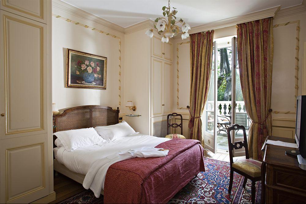 Hostellerie Les Frenes Avinyon Oda fotoğraf