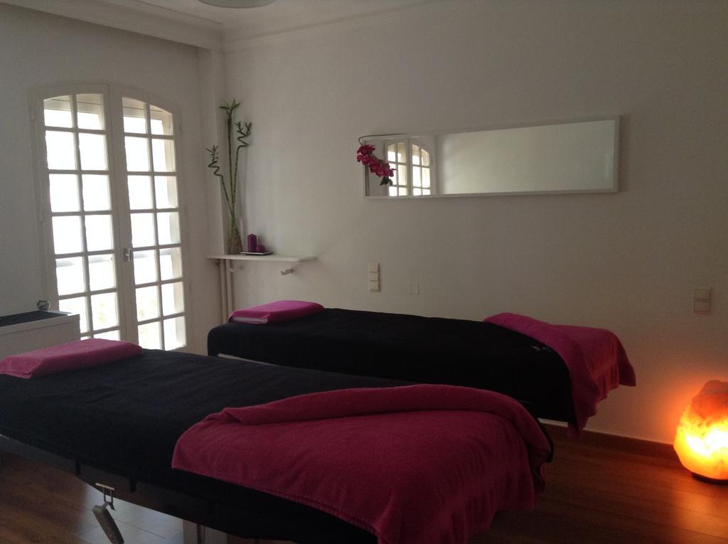 Hostellerie Les Frenes Avinyon Dış mekan fotoğraf