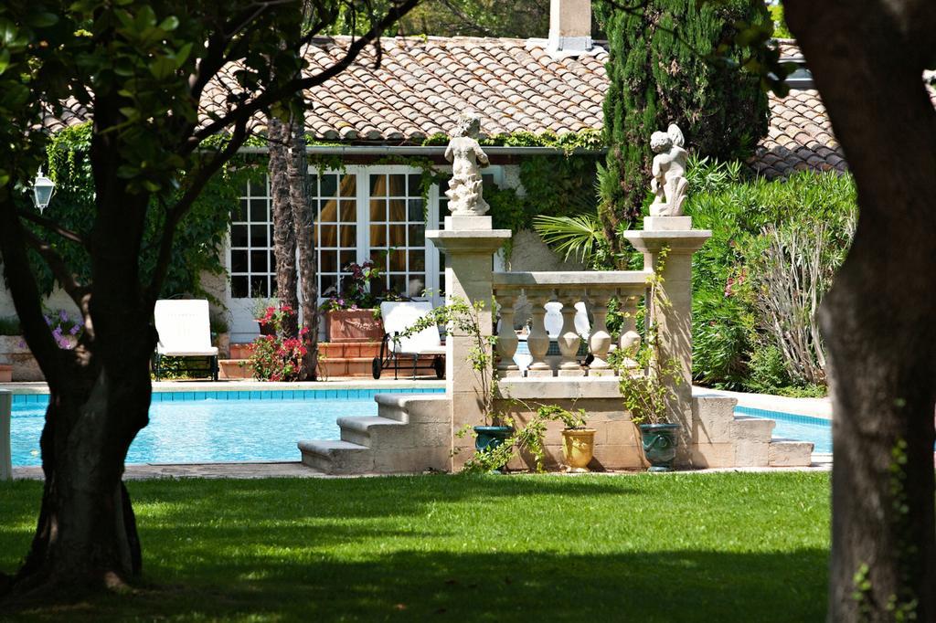 Hostellerie Les Frenes Avinyon Oda fotoğraf