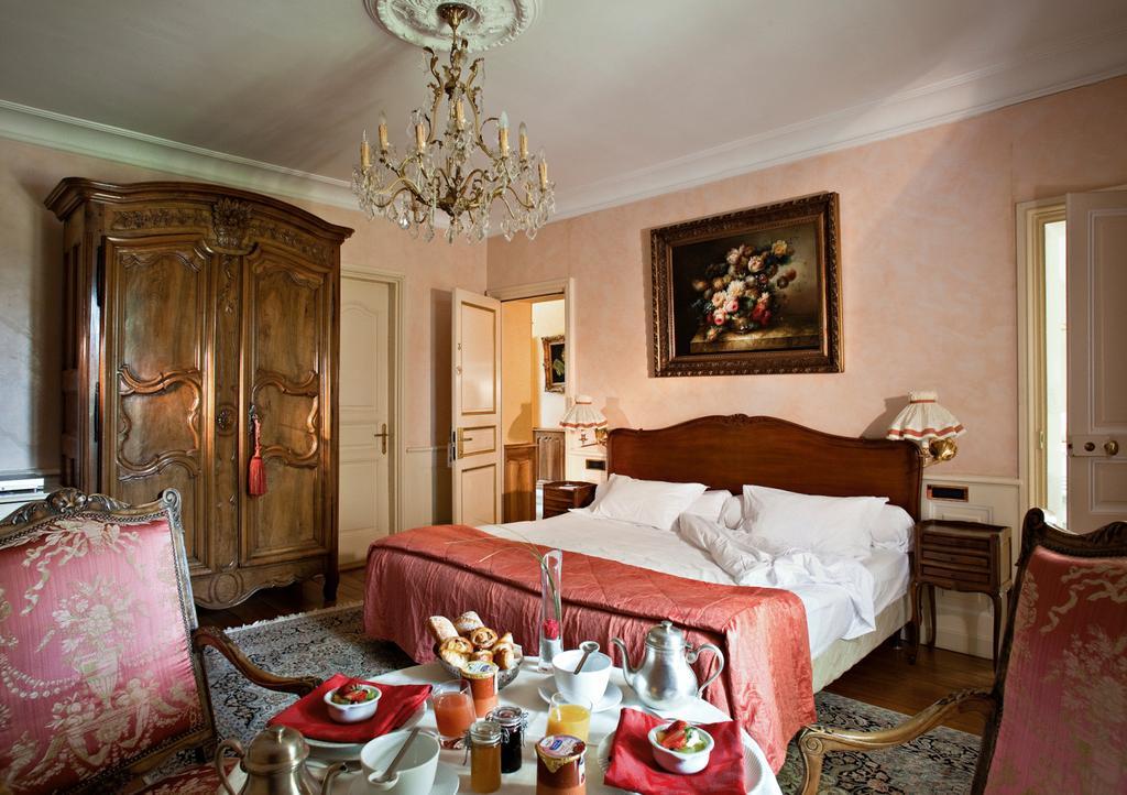 Hostellerie Les Frenes Avinyon Oda fotoğraf